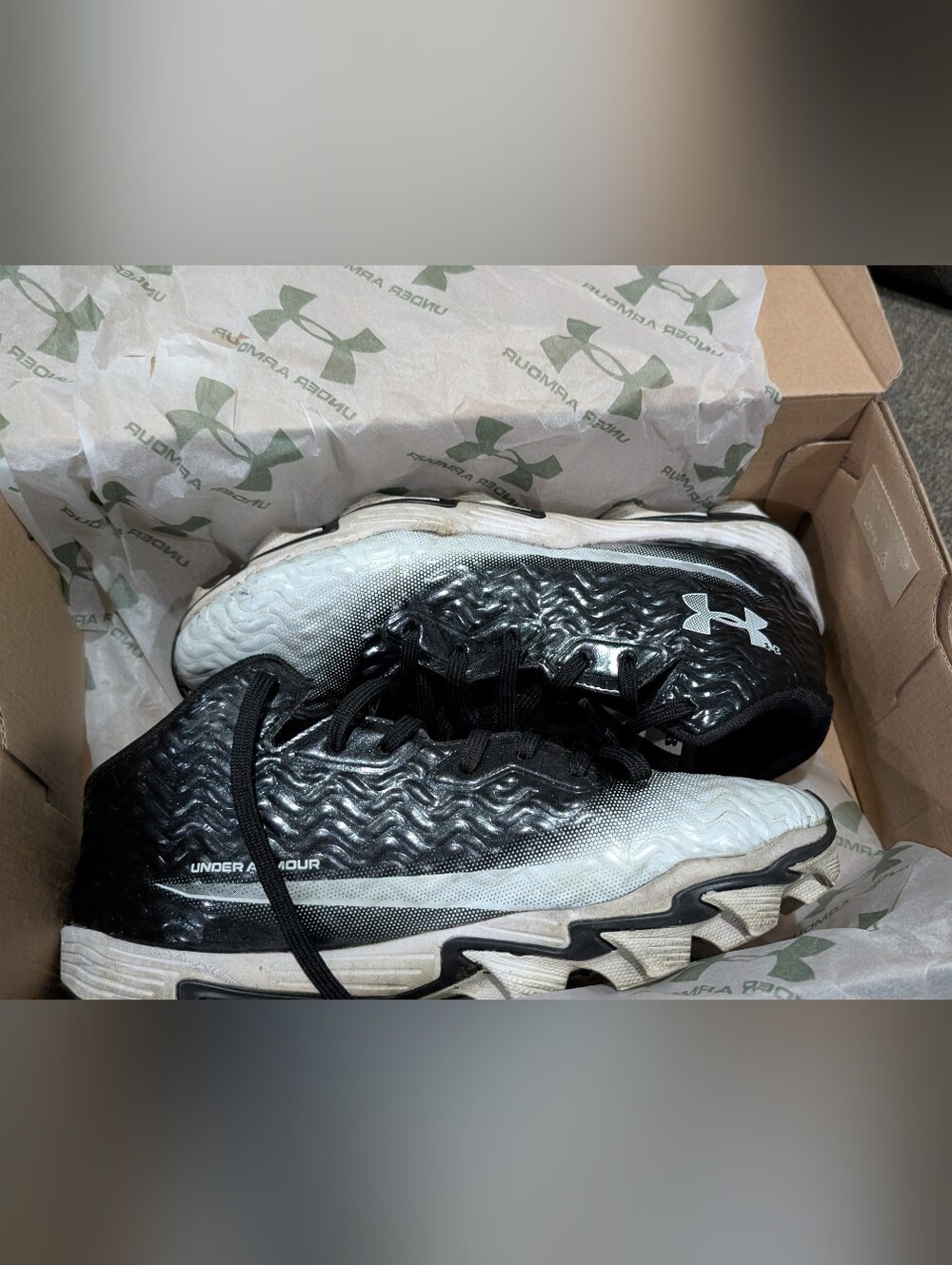 Under Armour Spotlight Hammer JR Cleats 6Y Wide